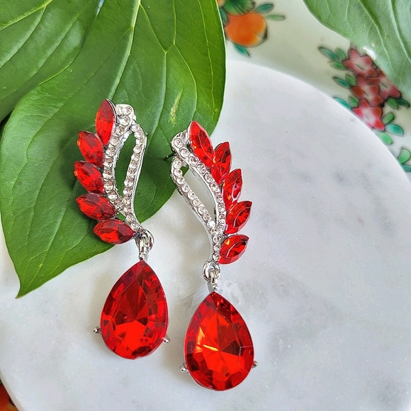 Angel Wings Red Crystal Teardrop Dangle Earrings NWT - Picture 2 of 13